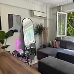 Modern Nr5 In Cihangir, The Heart Of Taksim * Eskiömerler