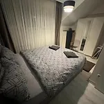 Modern Nr5 In Cihangir, The Heart Of Taksim アパート