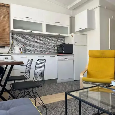 Modern Nr5 In Cihangir, The Heart Of Taksim Eskiomerler