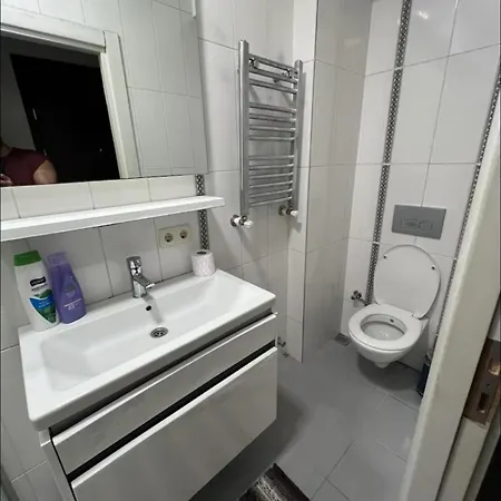 Apartment Modern Nr5 In Cihangir, The Heart Of Taksim Eskiomerler