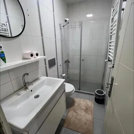 Modern Nr5 In Cihangir, The Heart Of Taksim Eskiomerler