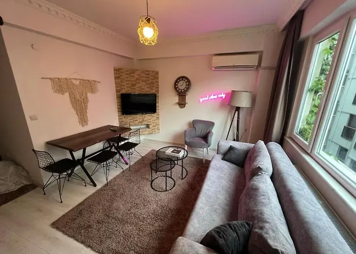 Modern Nr5 In Cihangir, The Heart Of Taksim Apartment *