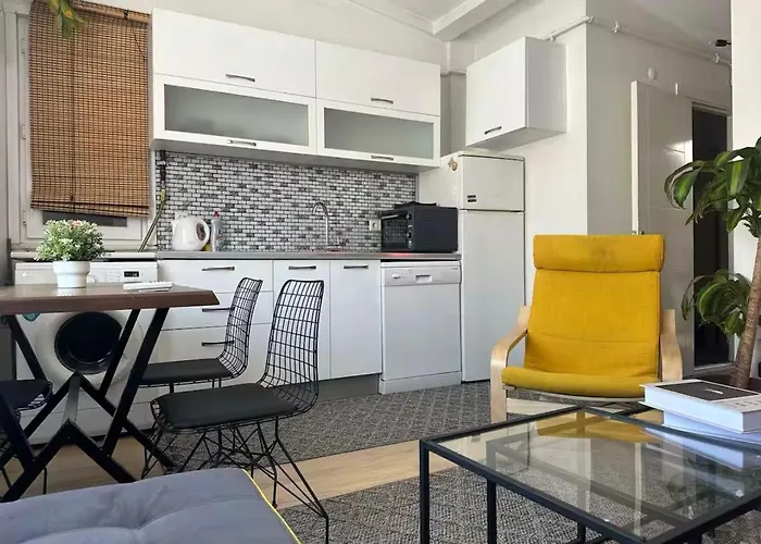 Modern Nr5 In Cihangir, The Heart Of Taksim Eskiomerler